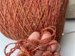 Yell shetlandsuld 2 trådet - støvet rust tweed, 100 g